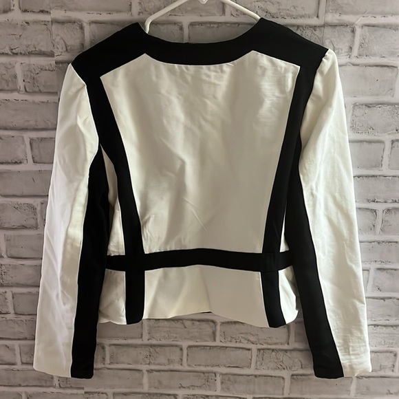 Women’s Cynthia Rowley sleek lined blazer size M fitted black and white - Picture 4 of 6